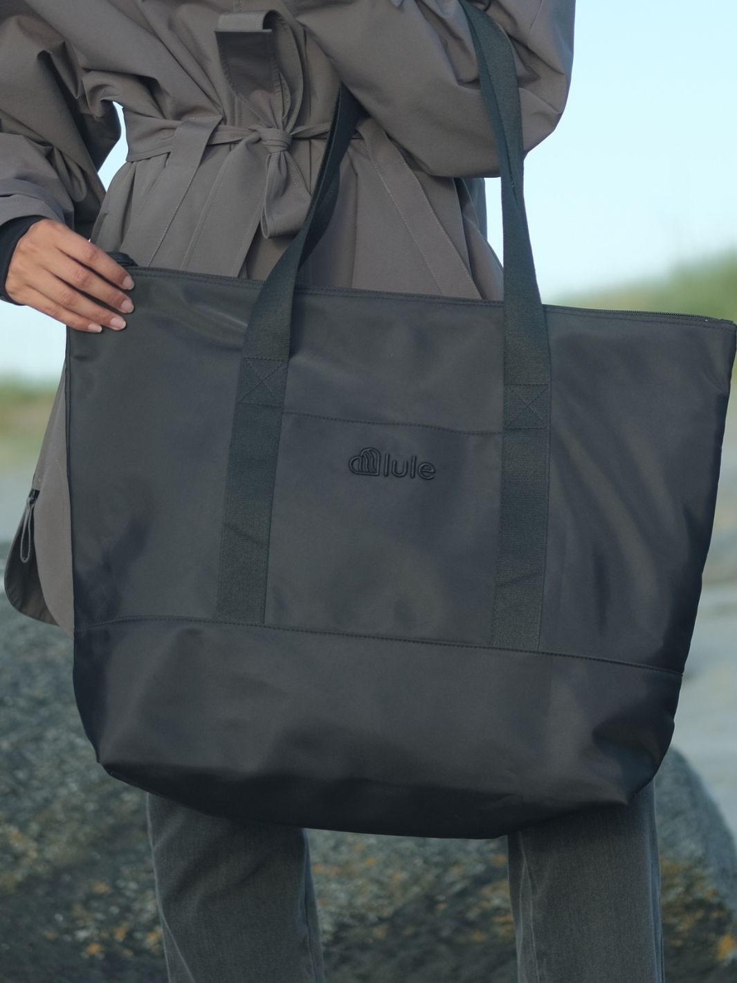 Lule Waterproof Zipped Shopper