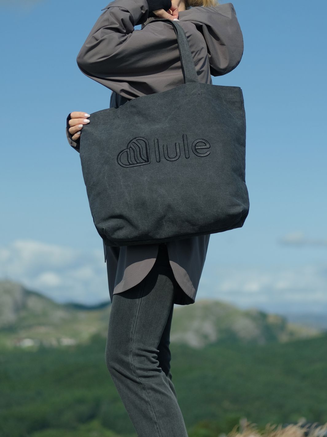 Lule Canvas Shopper Washed Black