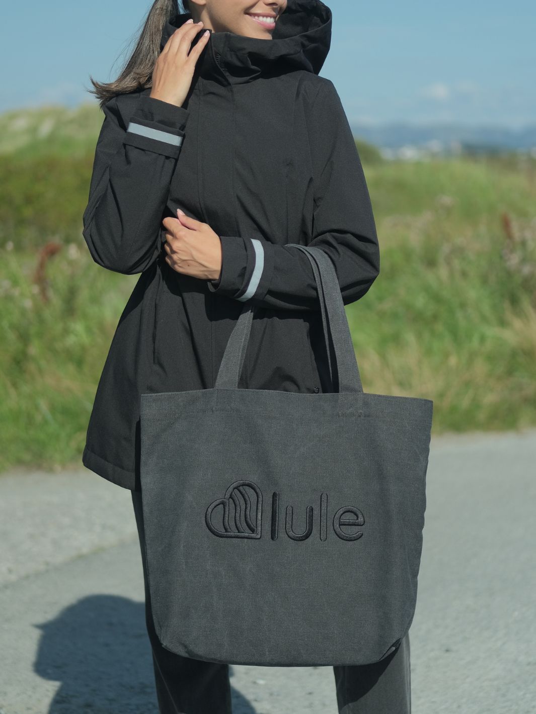 Lule Canvas Shopper Washed Black