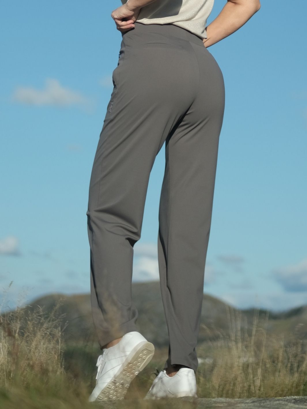 Lule Classic Pant Warm Stone