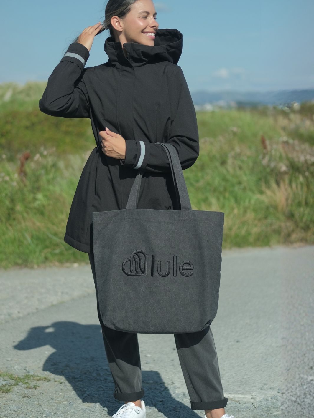Lule Canvas Shopper Washed Black